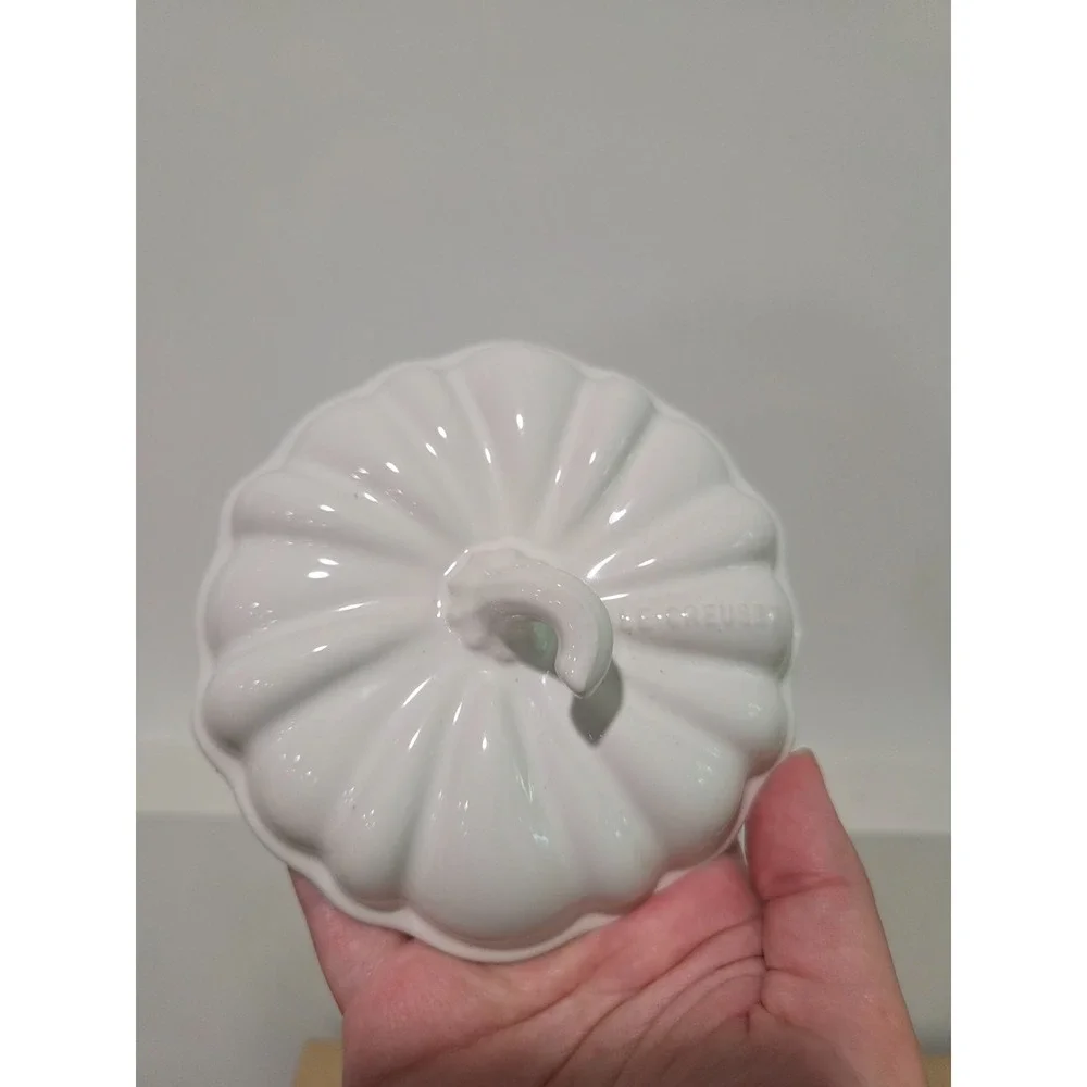 Le Creuset Petite Pumpkin Mini Cocotte Dish White Stoneware Fall 12oz